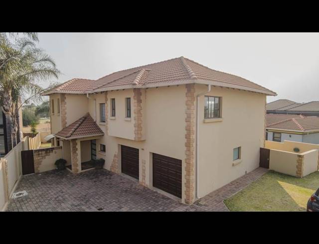 4 BEDROOM HOUSE FOR SALE IN GLEN ERASMIA